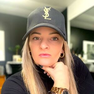 Meet your Posher, Christina